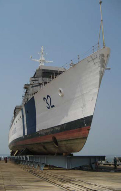 Neubeseilung des Schiffshebewerkes in Goa, Indien